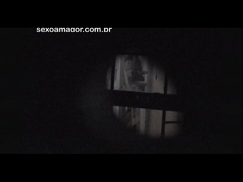 ❤️ Si Blondie ay lihim na nakunan ng video ng isang voyeur ng kapitbahayan na nakatago sa likod ng mga guwang na brick ❌ Just porn sa tl.91sexy.top ❌❤